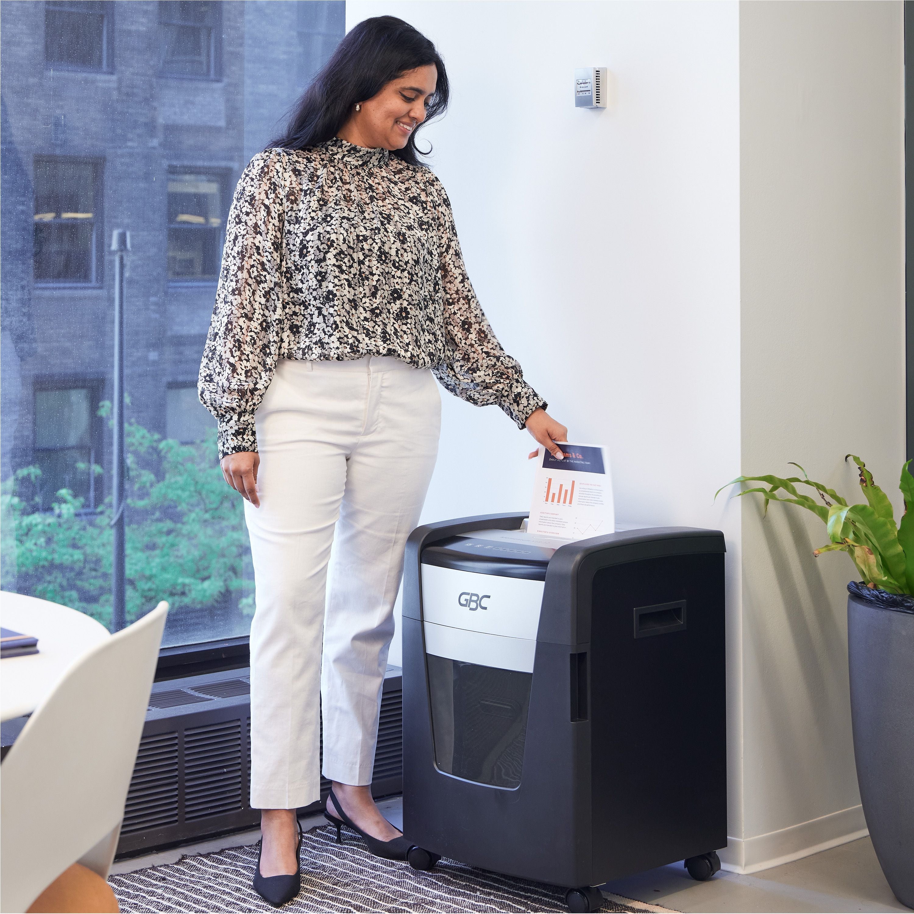 GBC M12-12 Momentum Micro Cut Paper Shredder