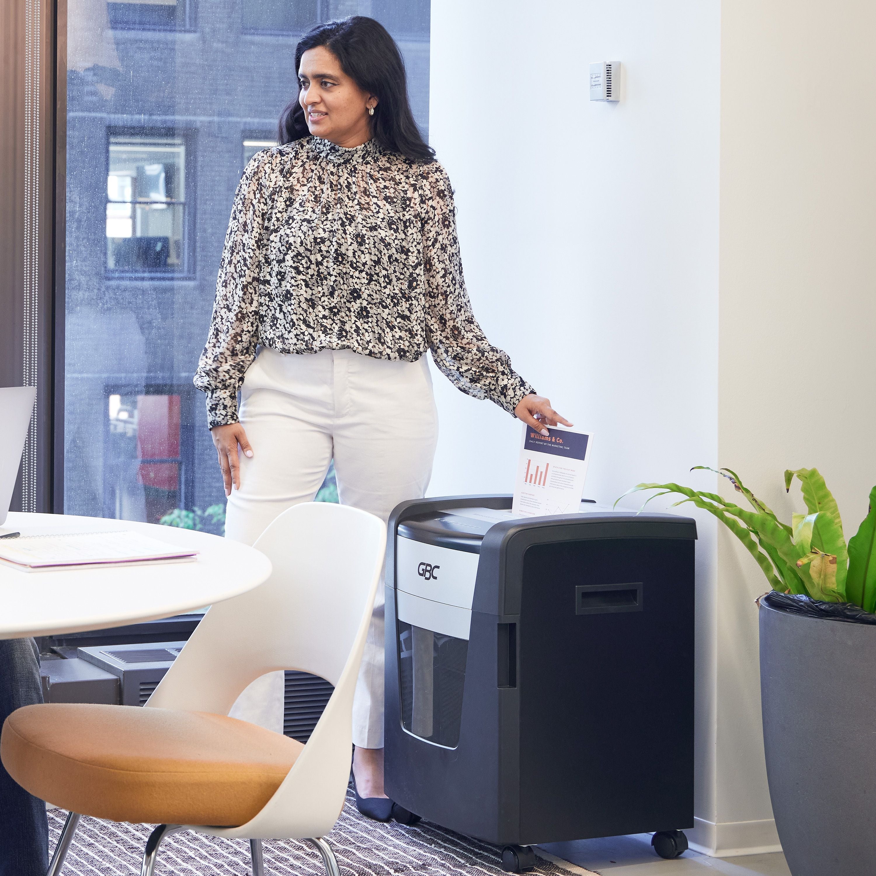 GBC X18-12 Momentum Shredder - Micro Cut